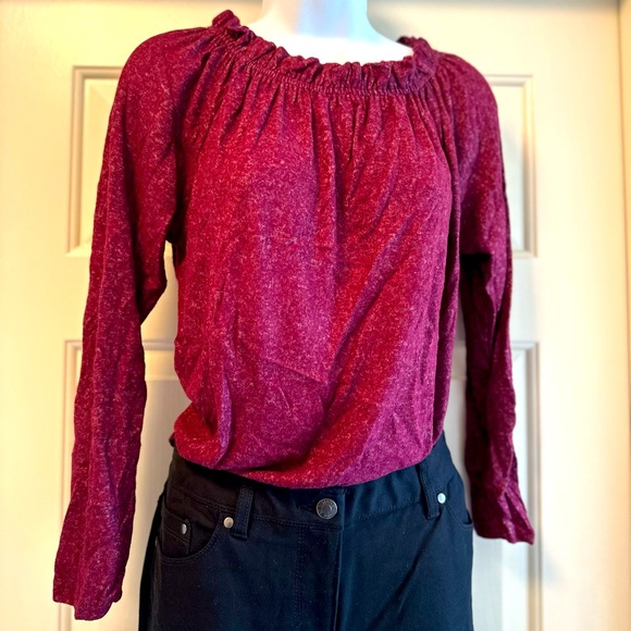 NWT Berry/maroon color sweater. size small - Picture 1 of 4